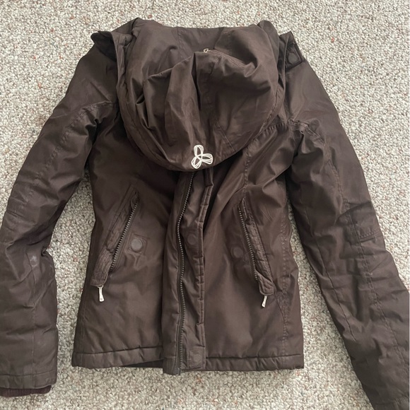 TNA Aritzia XS winter bomber jacket. Soft inside hood/neck. Great condition - Picture 1 of 2